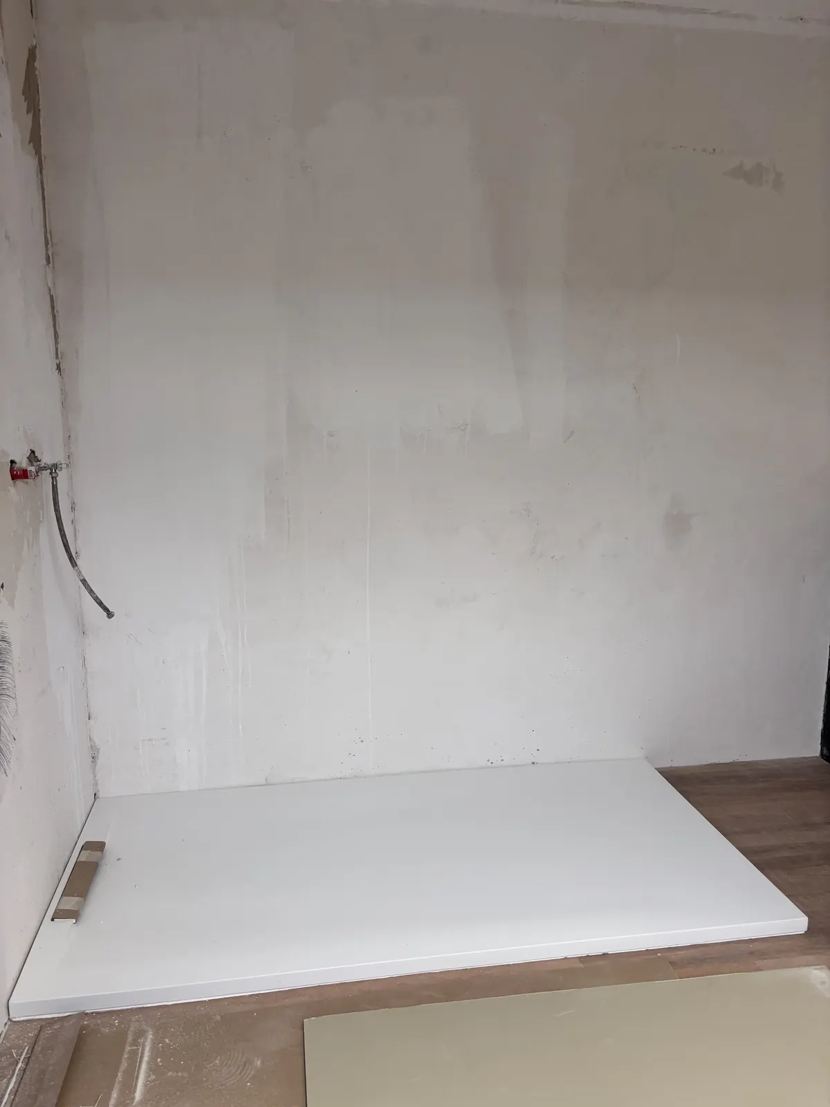 Avance adicional de instalación en el baño reformado