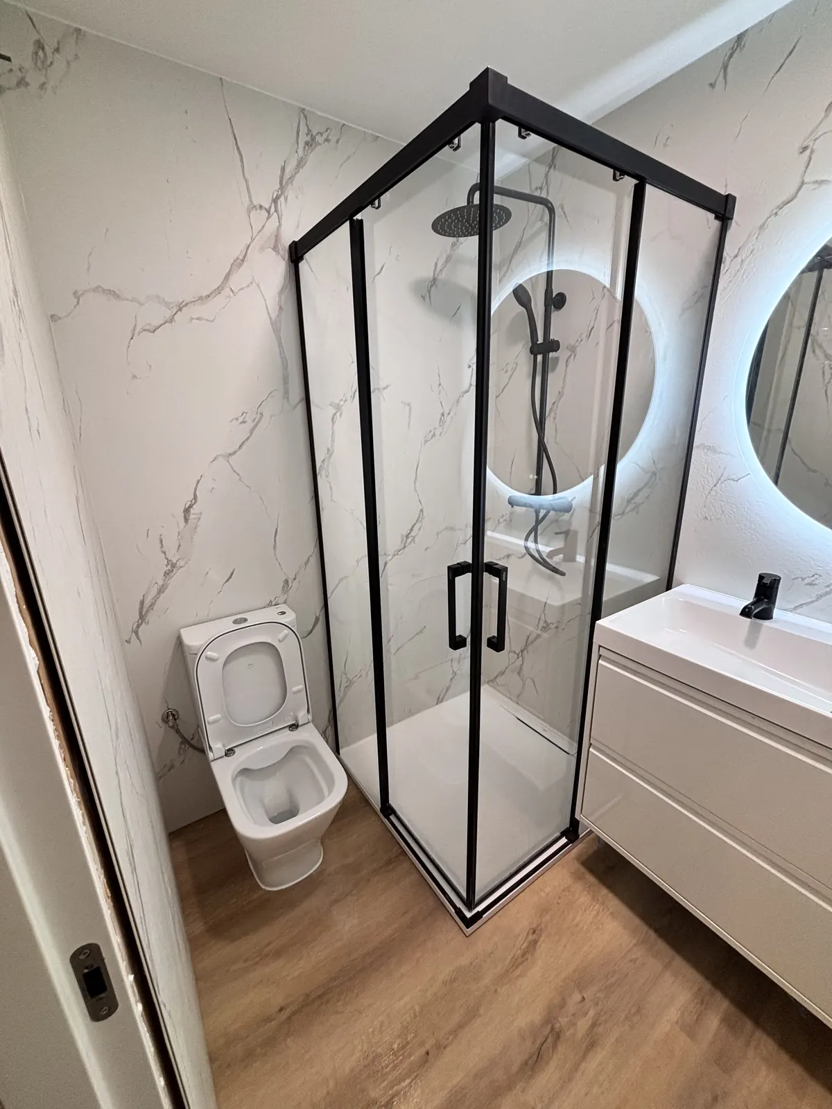 Reforma integral de baño abuhardillado