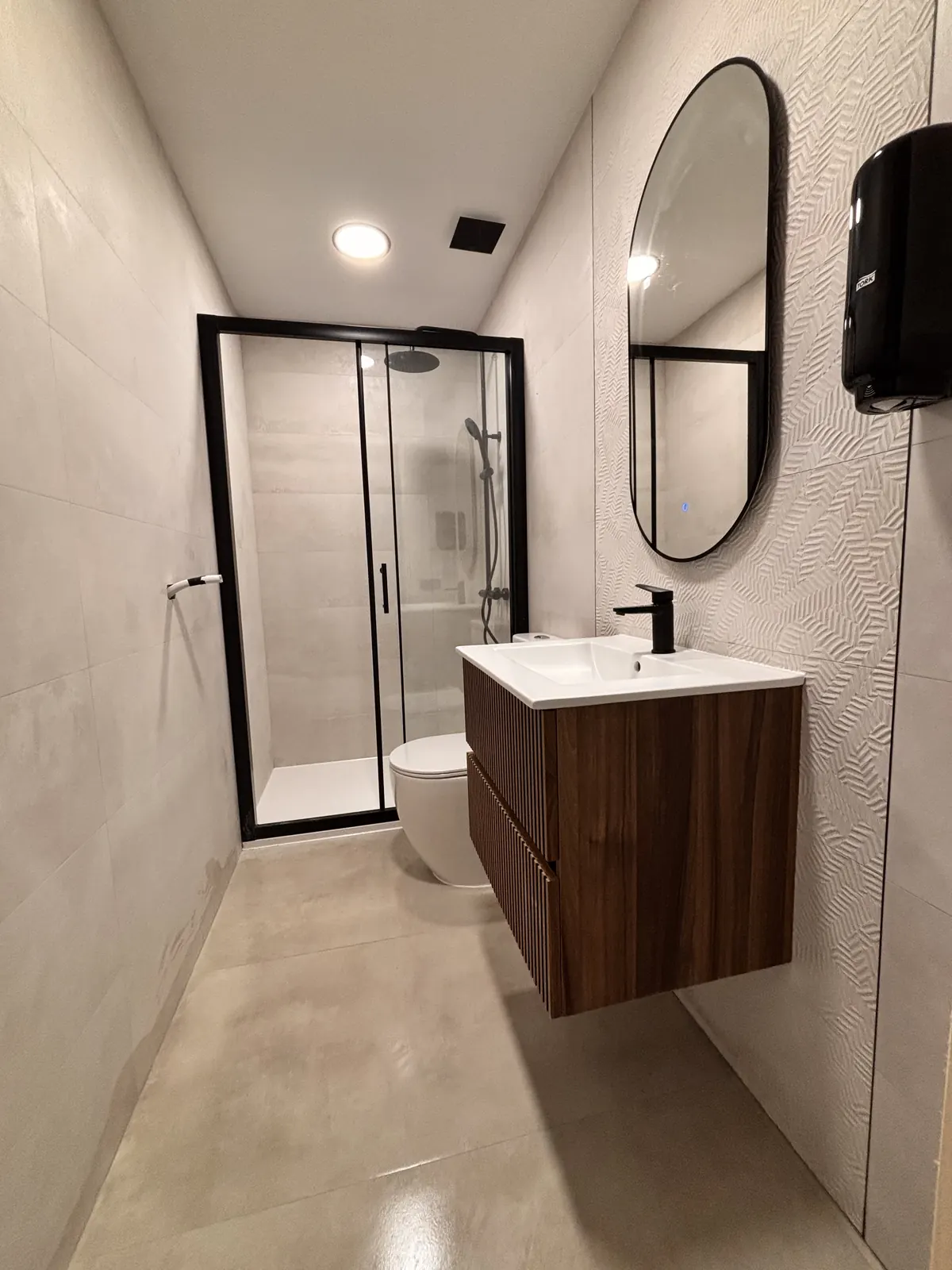 Detalles finales del baño tras la finalización