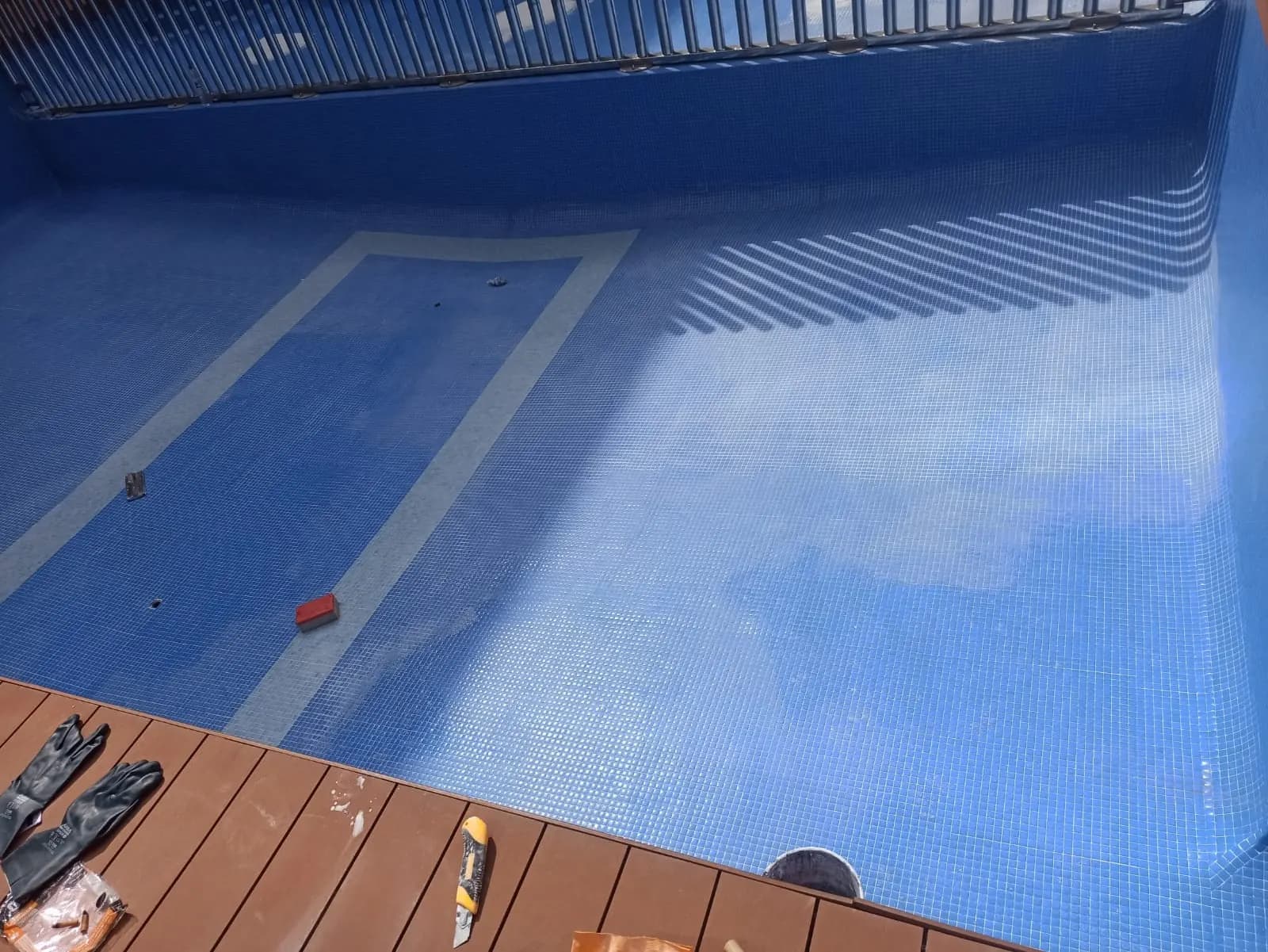 Mantenimiento de juntas en piscina